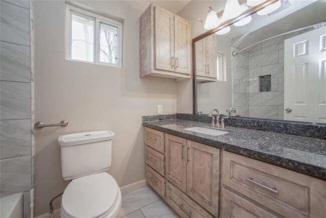 Building Photo - 10700 Deer Hill Dr