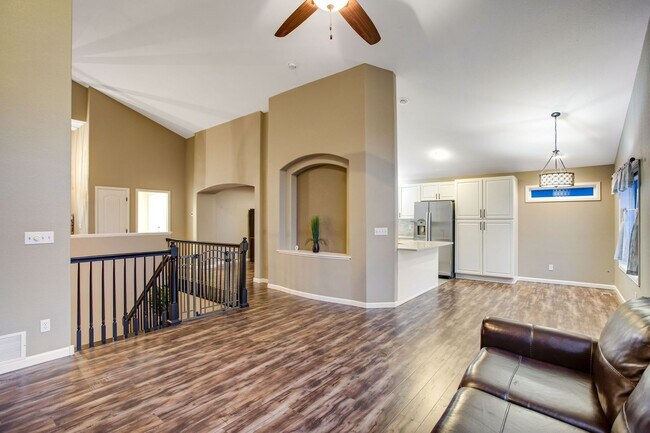 Building Photo - Stunning Updated Patio Home in Highland Me...