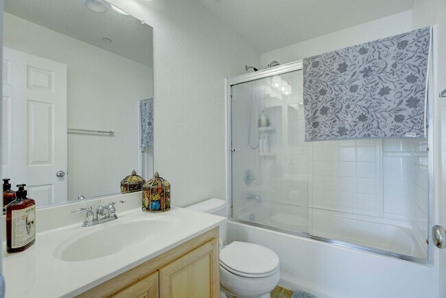 Building Photo - Experience the Best of Lincoln Crossing Li...