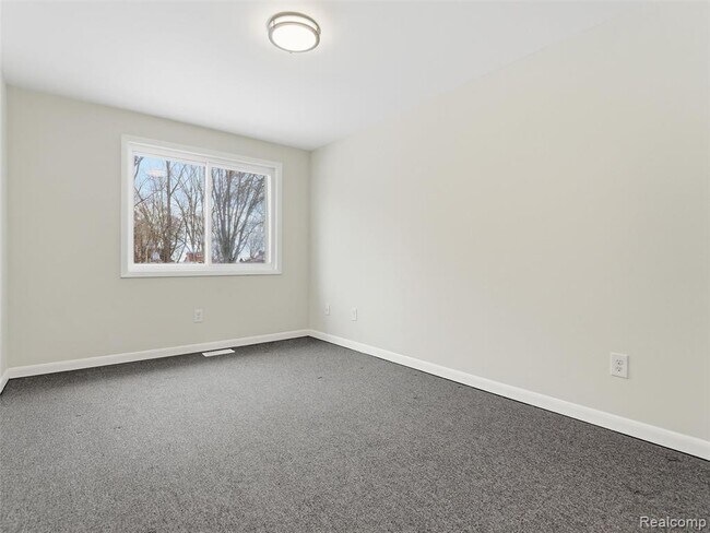 Building Photo - 38301 Murdick Dr