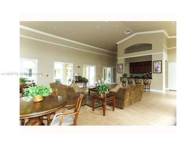 Building Photo - 1555 NE 33rd Rd