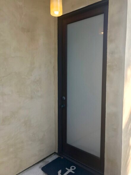 Building Photo - 1072 Amoroso Pl