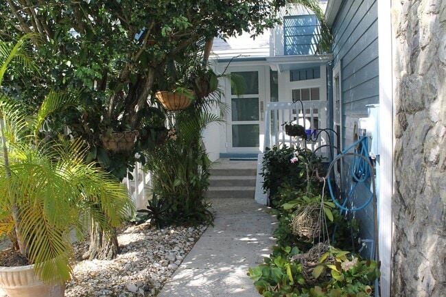 Building Photo - 1120 Ocean Dunes Cir