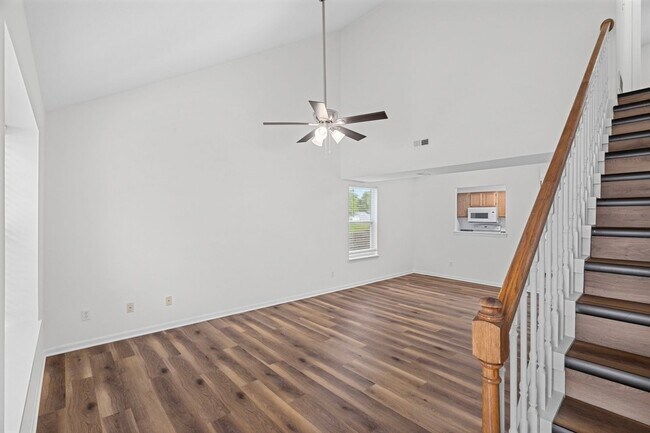 Building Photo - 3501-3503-3503 La Mesa Dr