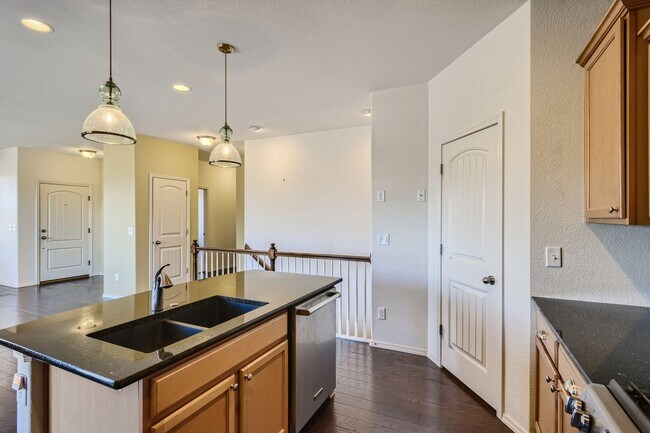 Building Photo - Flying Horse home for rent on Cake Bread!