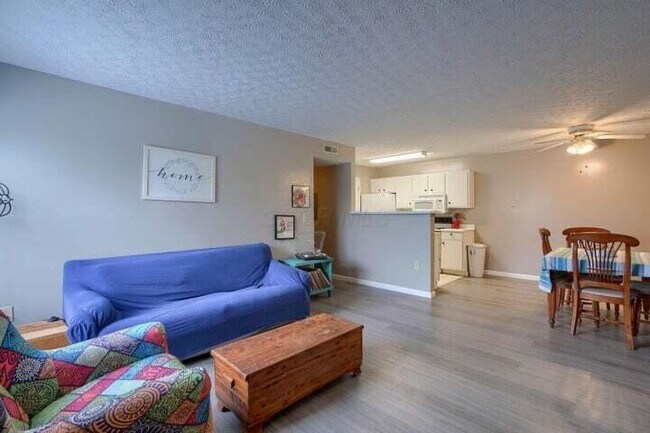 Building Photo - 5484 Cedar Springs