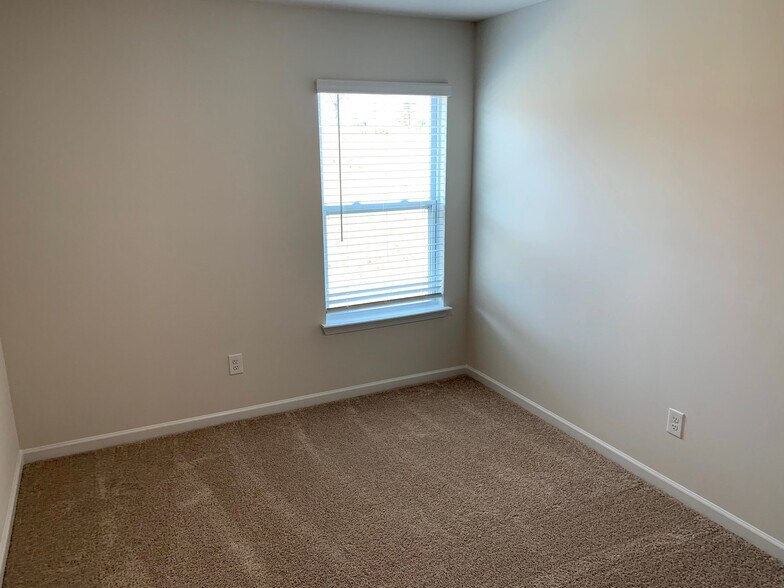 Building Photo - 453 Sea Grit Ct
