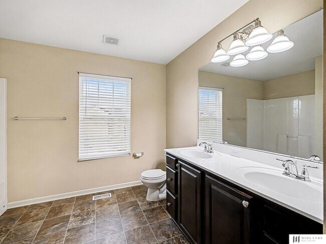 Building Photo - 8417 S 65th St