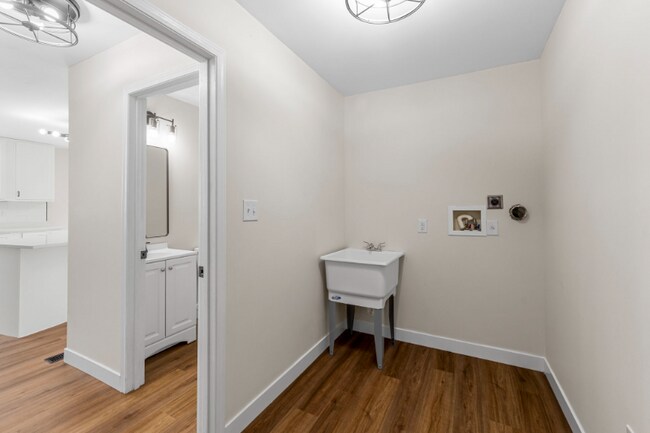 Building Photo - 11256 Tea Olive Dr