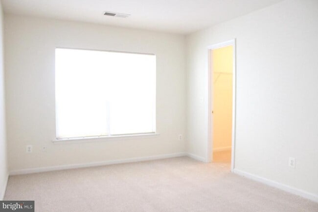 Building Photo - 15220 Lord Culpeper Ct