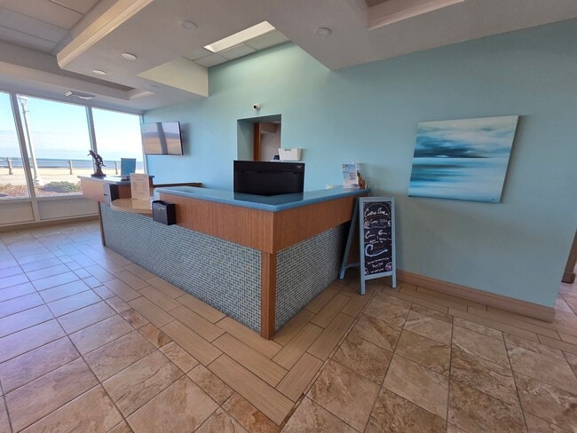 Building Photo - DOLPHIN RUN CONDOMINIUM