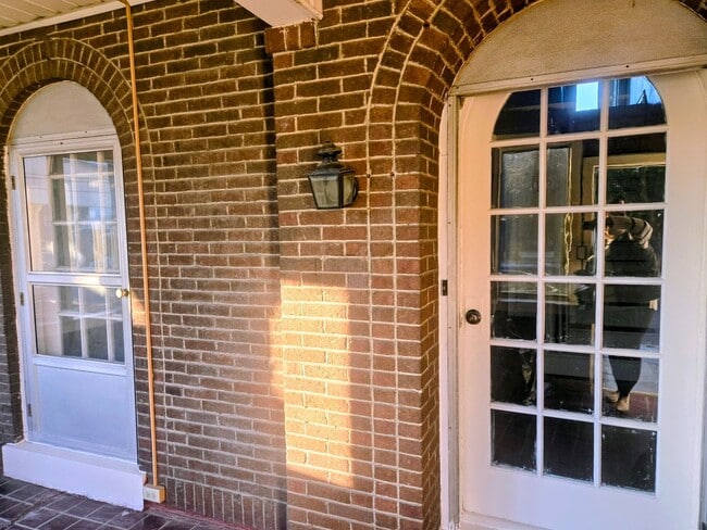 Building Photo - 1732 W Broad St