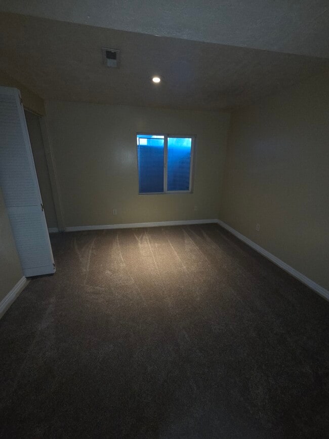 Building Photo - 6878 W 3100 S