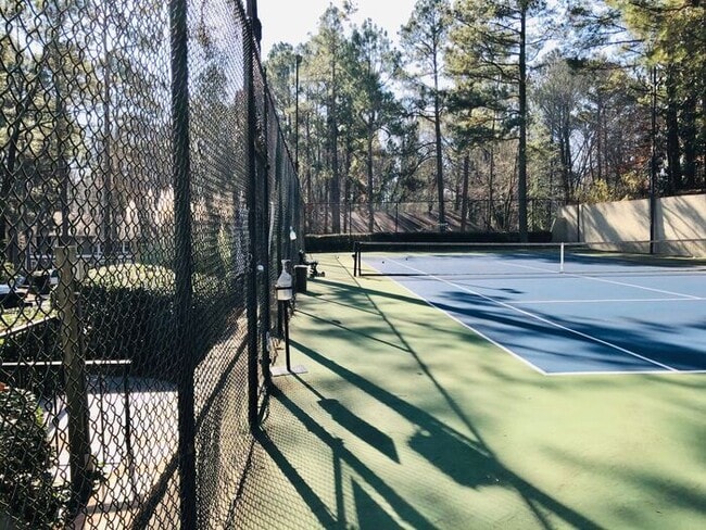 Building Photo - North Atlanta 1 Bed-1 Bath Condo, LVP Hardwoods, Sunroom/Office, Available Mid-July!