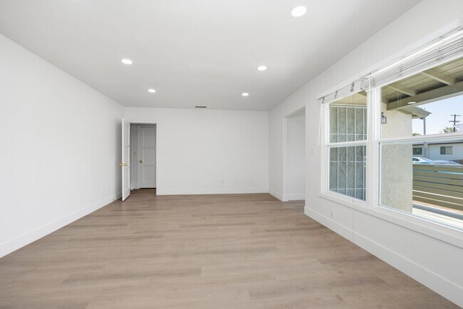 Building Photo - 6204 Mary Ln Dr