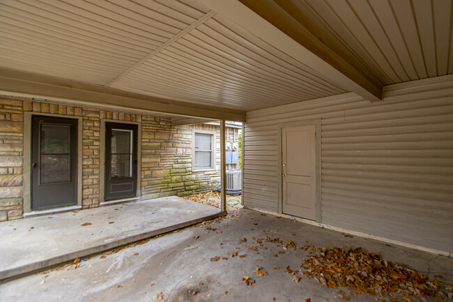 Building Photo - 2219 Blackwood Rd