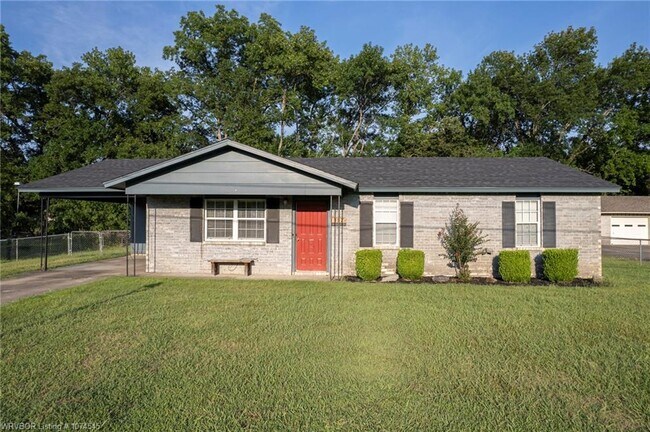 Building Photo - 502 8th St