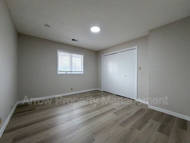 Building Photo - 424 N 4th St