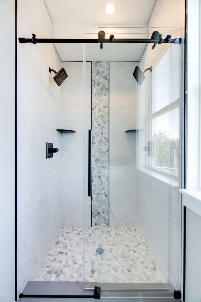 Building Photo - Stylish New Construction Near Fishtown