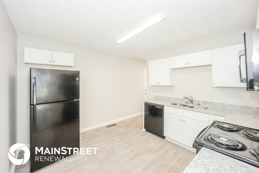 Building Photo - 862 Kennesaw Dr