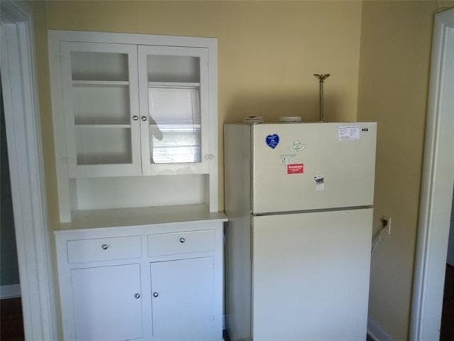 Building Photo - 742 Mulberry St