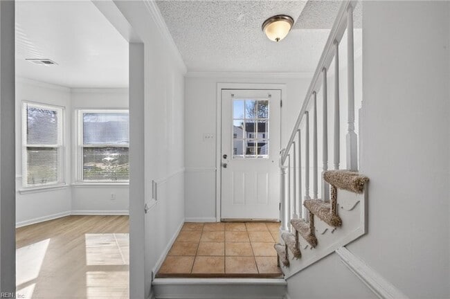 Building Photo - 4738 Greenlaw Dr