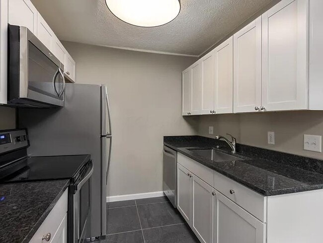 Building Photo - 89 W 9th Ave