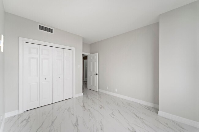 Building Photo - 651 Bering Dr