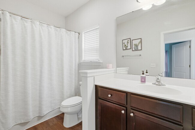 Building Photo - Like New Home For Lease in Rice Creek!