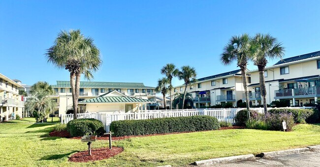 Building Photo - Nice 1 bedroom condo for rent in Miramar Beach w/ a community pool!