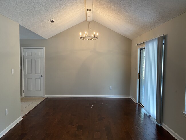 Building Photo - 803 E Oxford Ln