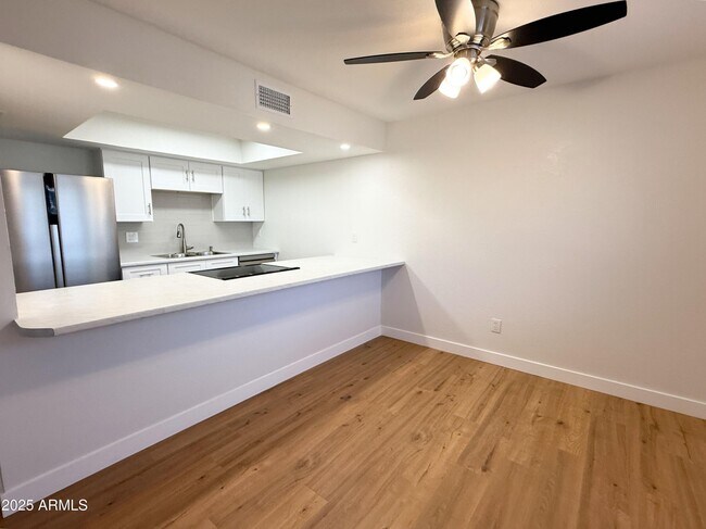 Building Photo - 18202 N Cave Creek Rd