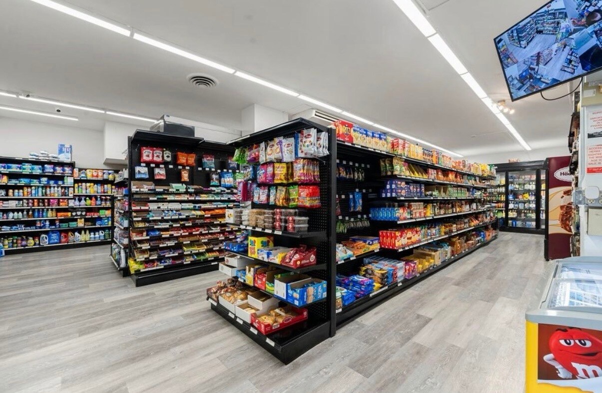 Building Photo - 3950 N Lake Shore Dr