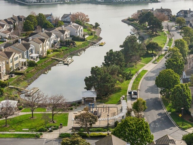 Building Photo - 142 Monaco Dr