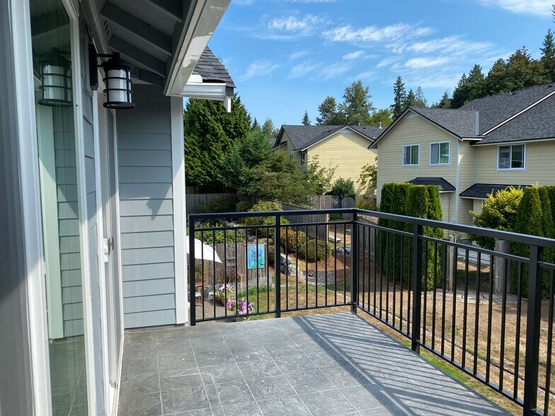 Building Photo - 2201 192nd St SE