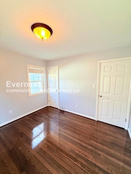 Building Photo - 605 N Dorchester Ave