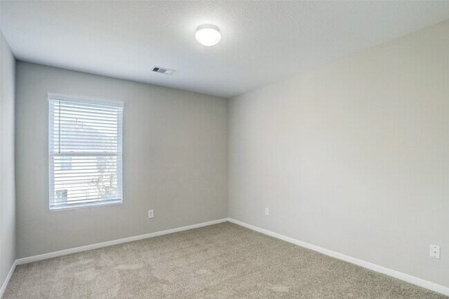 Building Photo - 22618 Spring Crossing Dr