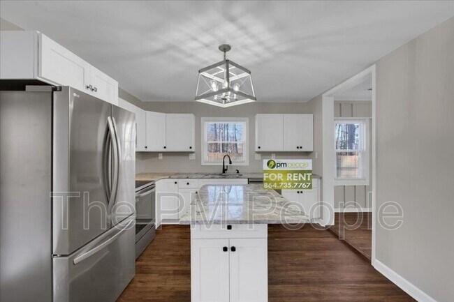 Building Photo - 501 S E St