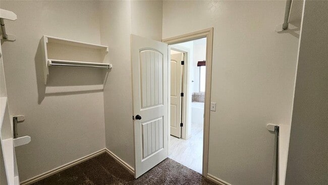 Building Photo - 1801 Savannah Ln