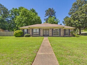 Building Photo - 1332 Autumnridge Dr