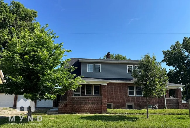 Building Photo - 1724 Woodlawn Ave