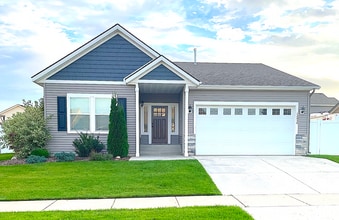 Building Photo - Great Post Falls Location!