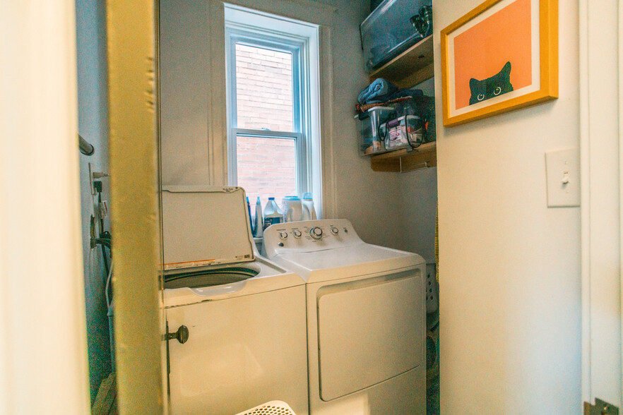 Laundry - 4249 Chouteau Ave