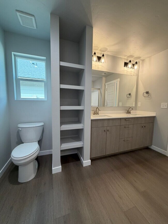 Building Photo - Move-In Special! Brand new 3 bed 2 bath home with bonus room, located in Meridian just off McMill...