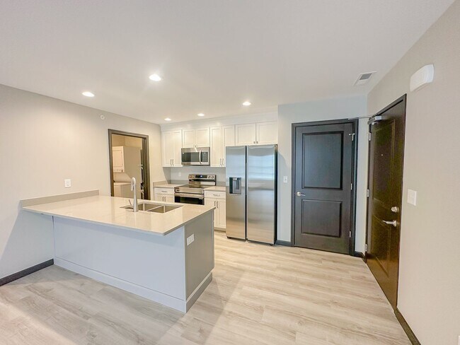 Building Photo - Beautiful 2 Bed, 2 Bath PREMIUM Apartment in PRIME location!  Furnished & Unfurnished Options Ava...