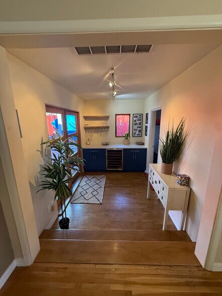 Building Photo - 1029 Cielo Azul St