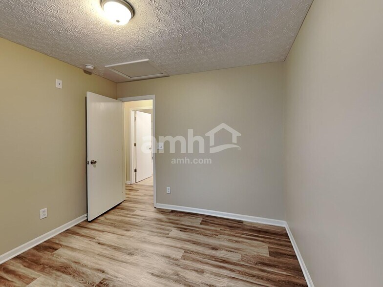 Building Photo - 42 Purple Finch Loop