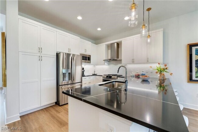 Building Photo - 12814 Hawkins Dr