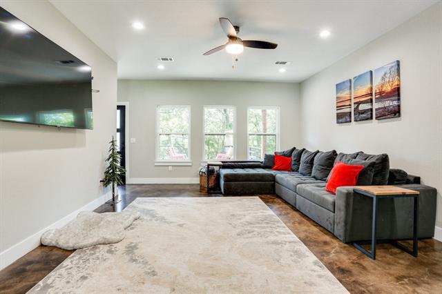 Building Photo - 265 Bentwood Dr