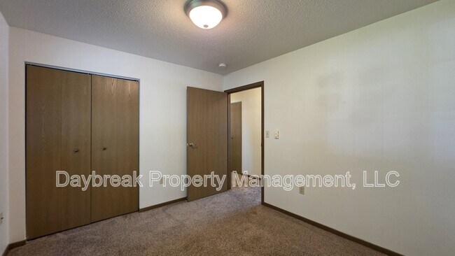 Building Photo - 317 16th St S